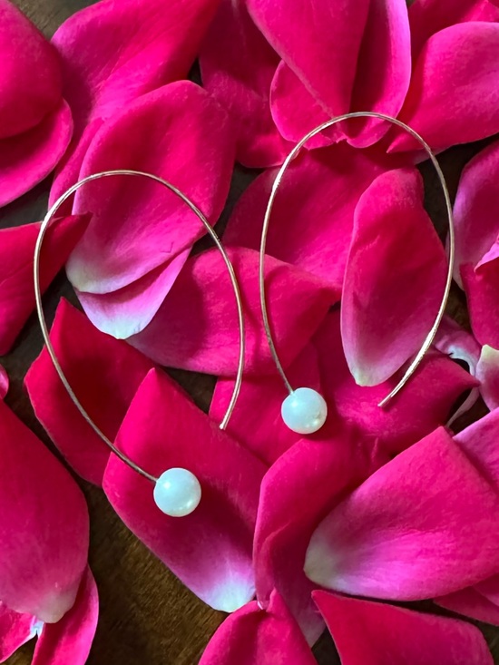 Jewelry - Pearl Arc Threader Earrings ~ Gold ~ Resin Pearl Drop Earrings
